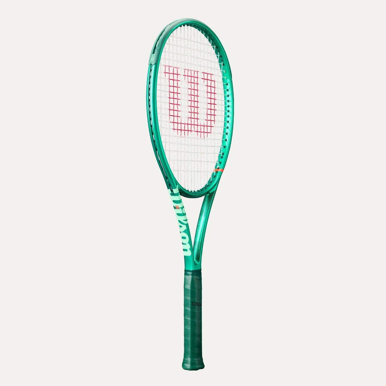 Wilson Blade 98 18x20 v10 – 3/4 side view