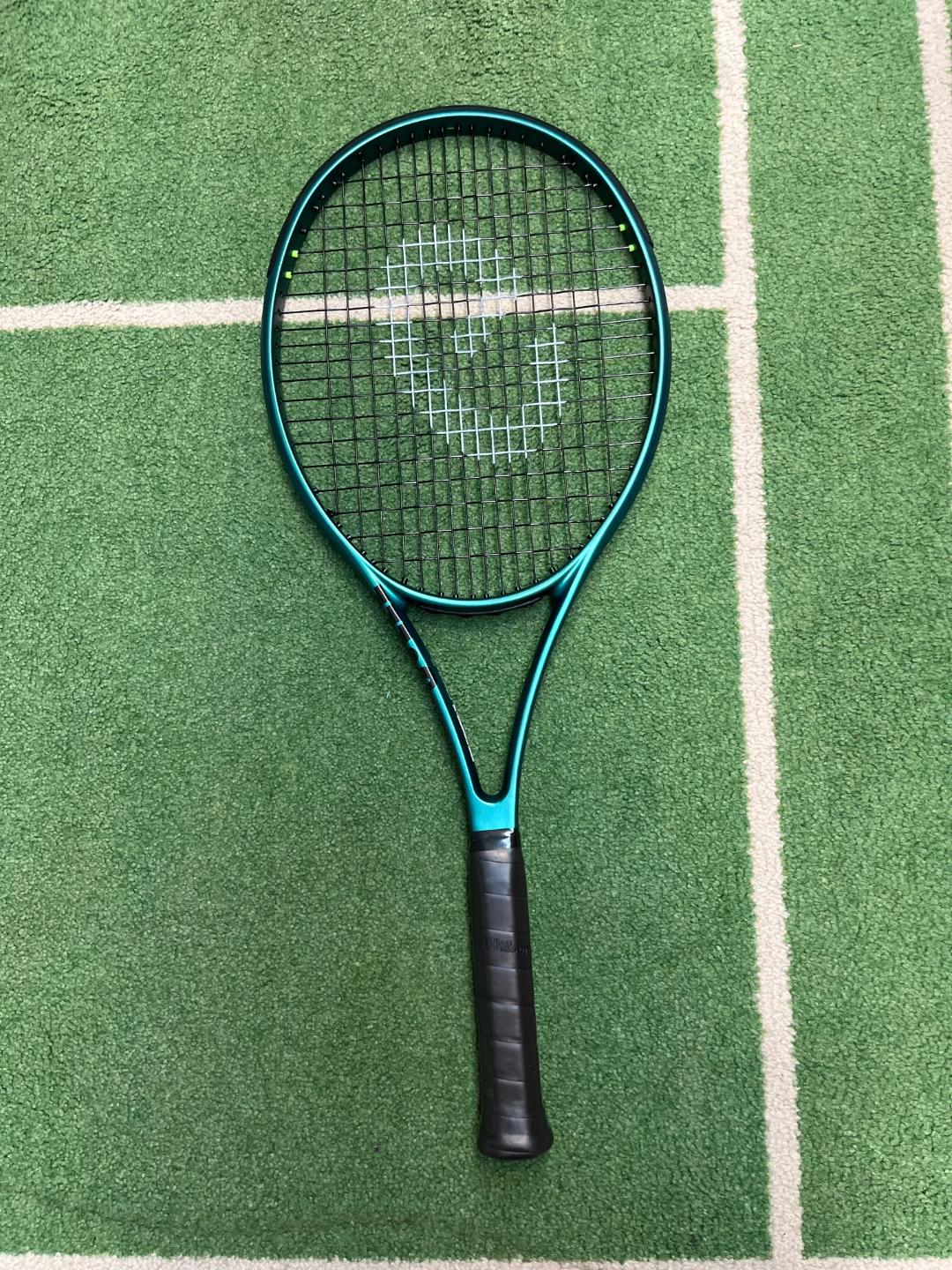 Wilson Blade 104 V9 (Barely Used) Grip Size 4