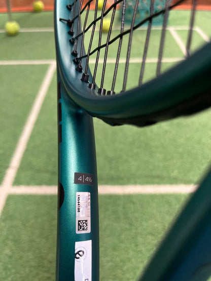 Wilson Blade 104 V9 (Barely Used) Grip Size 4